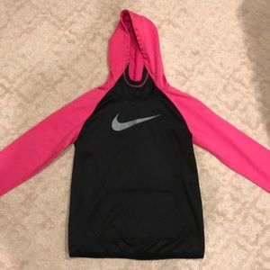 Girls Nike Youth Dryfit sweatshirt